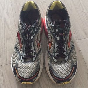 ✨SALE✨Brooks G7 running shoes